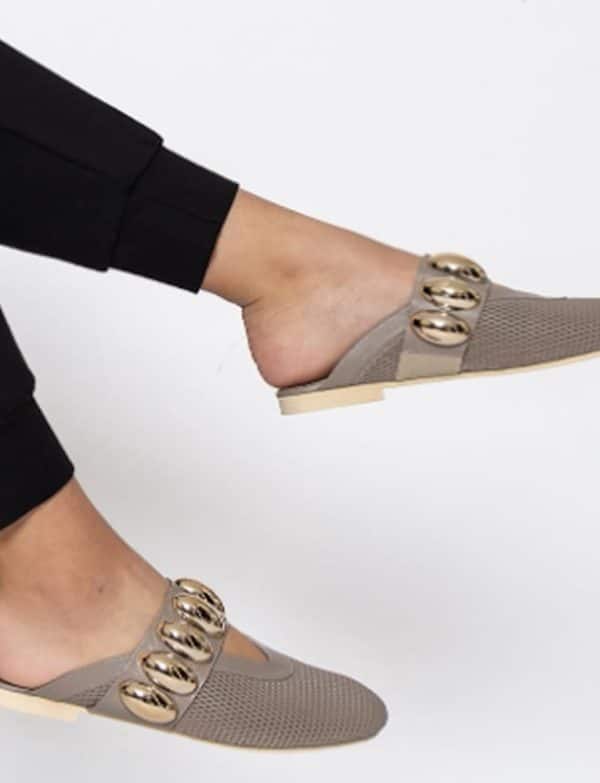 Suecos cucarrones beige